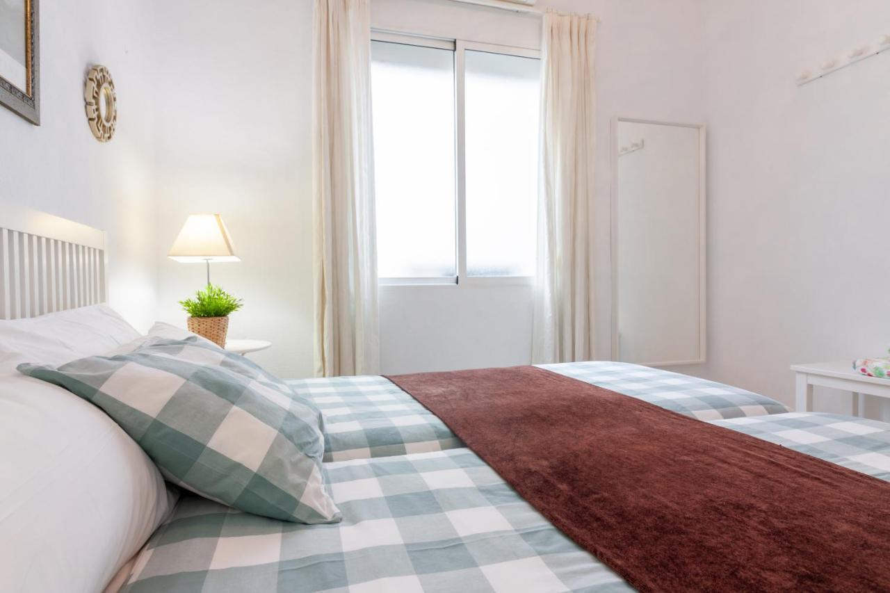 Sea & Wave Soho Family Apartment มาลากา ภายนอก รูปภาพ