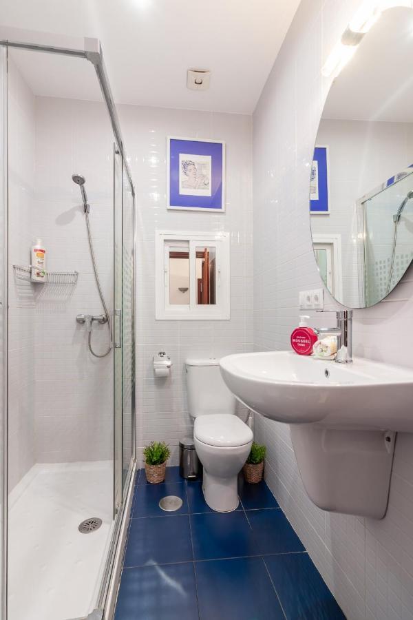 Sea & Wave Soho Family Apartment มาลากา ภายนอก รูปภาพ